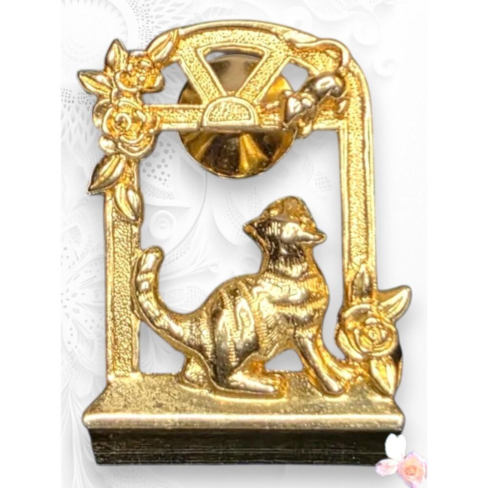 Figural Cat Door Knocker Brooch Pin Novelty Gold Tone 341 - Picture 1 of 6